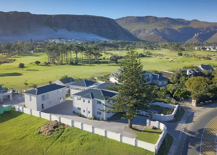 269 On Main Holiday Home