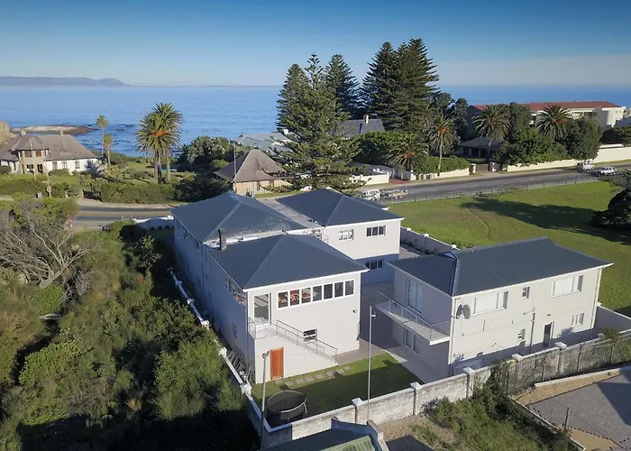 269 On Main Holiday Home